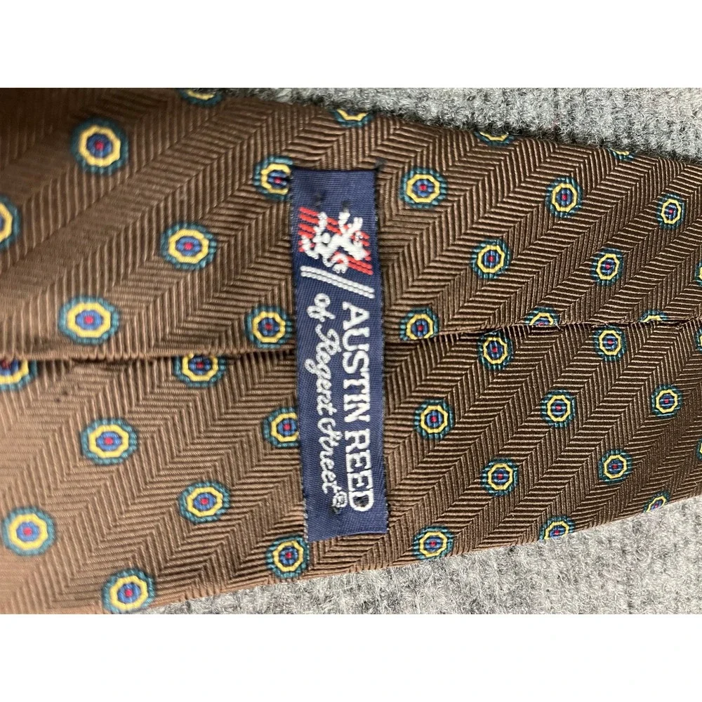 Austin Reed Regent Street Brown Herringbone Medallion Italian Silk Tie USA Made